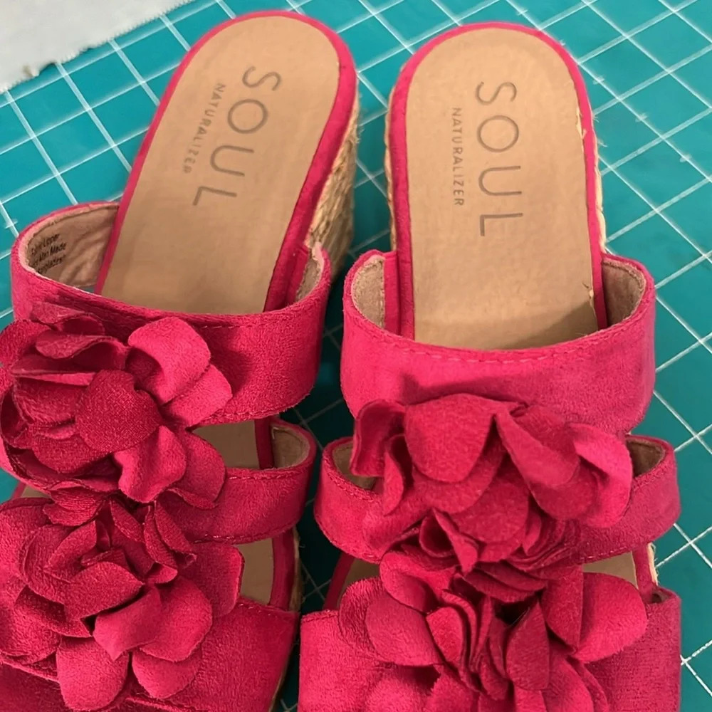 Naturalizer Soul Oodles-Flwr In Hot Pink 8 1/2 - Picture 3 of 12